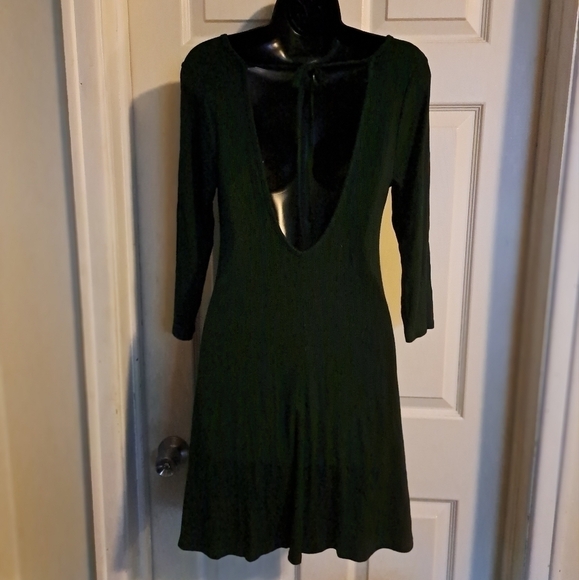 Forever 21 mini Dress cut out in the back size large - Picture 2 of 3